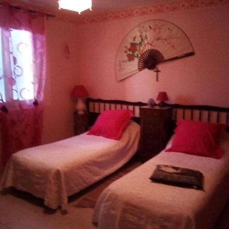 Chez Regine Et Gregoire Bed & Breakfast Marseille Exterior photo